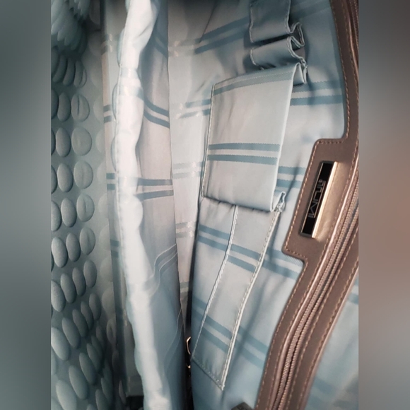 Tumi Geay Laptop Bag - Picture 15 of 16